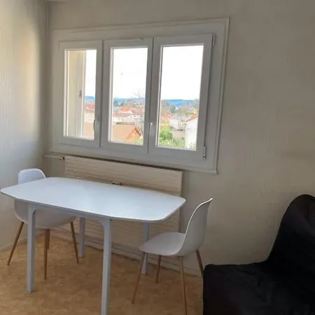 Le Studio: Agreable Logement Riorges
